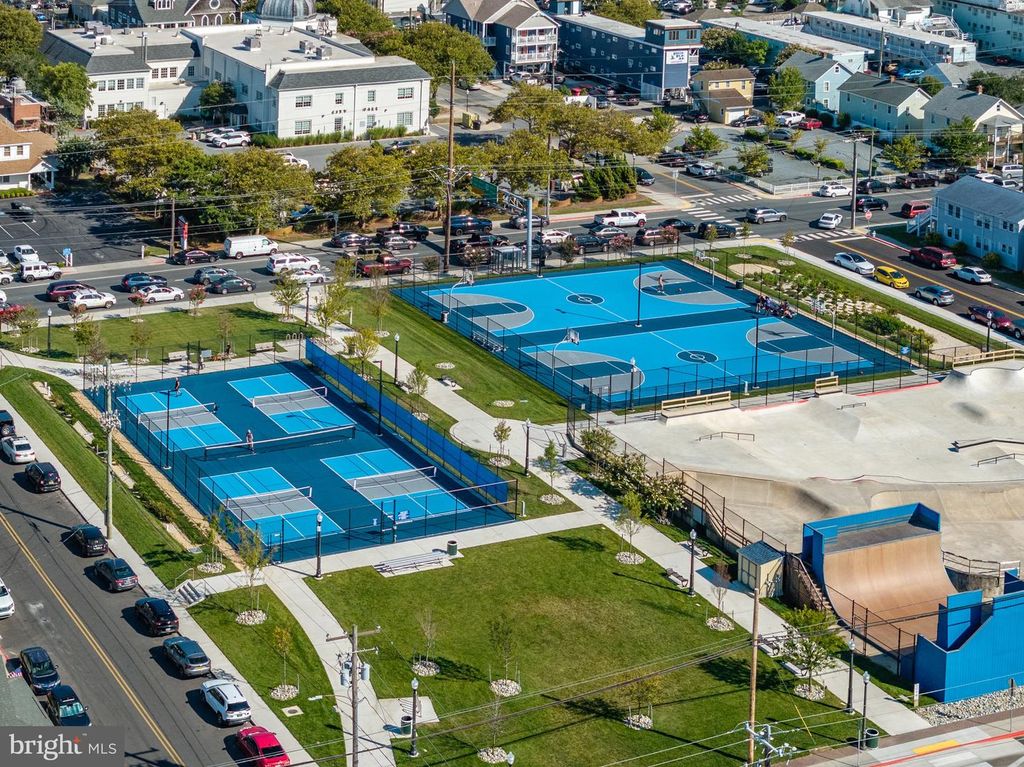 Image 52 of property listing at 404 SAINT LOUIS AVE #12, Ocean City, MD 21842