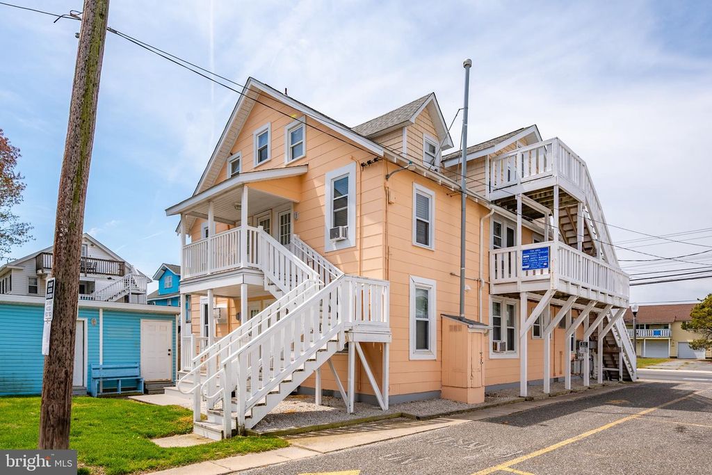 Image 61 of property listing at 404 SAINT LOUIS AVE #12, Ocean City, MD 21842