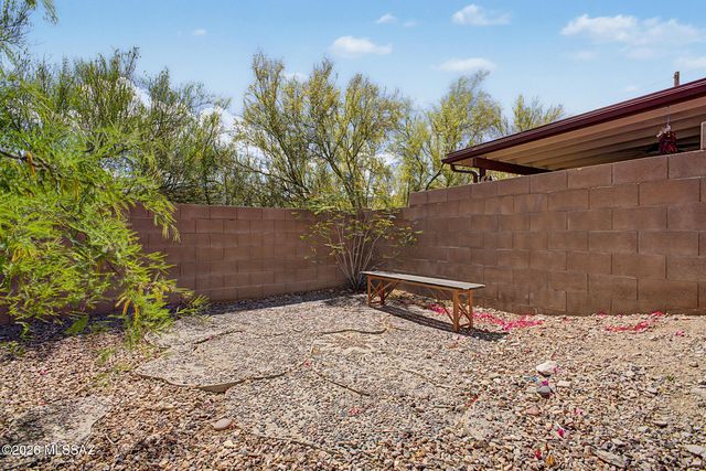 1270 N Falcon Ridge Drive, Tucson, AZ 85745
