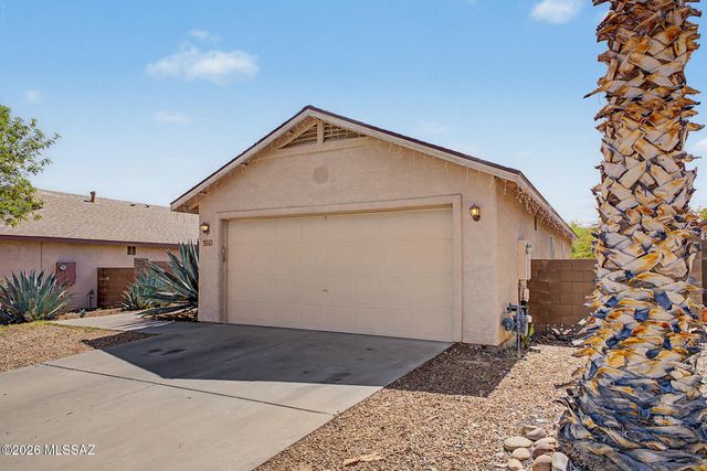 1270 N Falcon Ridge Drive, Tucson, AZ 85745