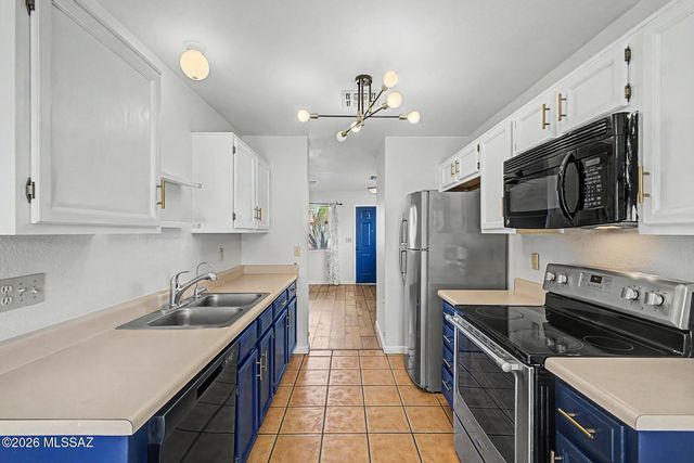 1270 N Falcon Ridge Drive, Tucson, AZ 85745