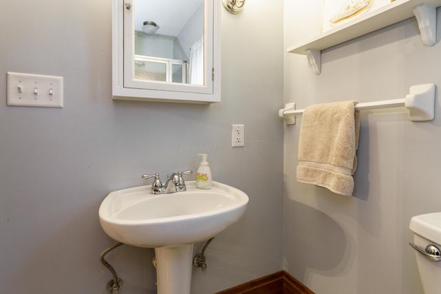 76 E Lakeview Avenue, Columbus, OH 43202