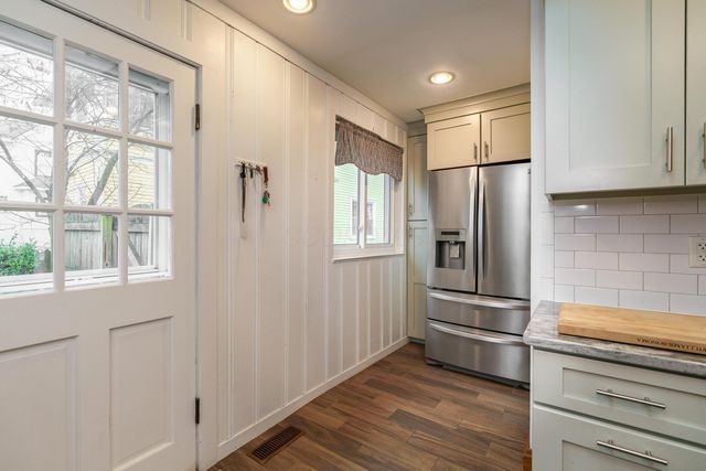 76 E Lakeview Avenue, Columbus, OH 43202