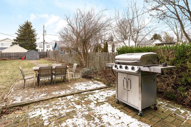 76 E Lakeview Avenue, Columbus, OH 43202