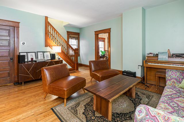 76 E Lakeview Avenue, Columbus, OH 43202