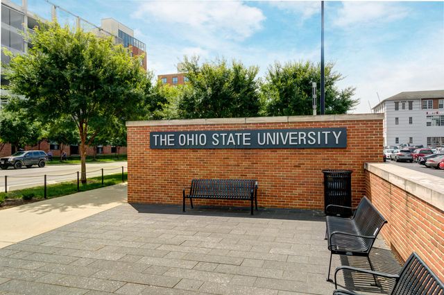 76 E Lakeview Avenue, Columbus, OH 43202