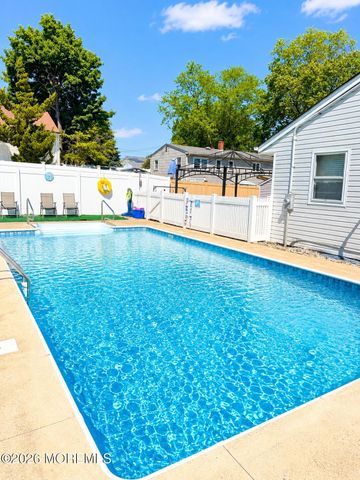 554 Gold Street, Toms River, NJ 08753