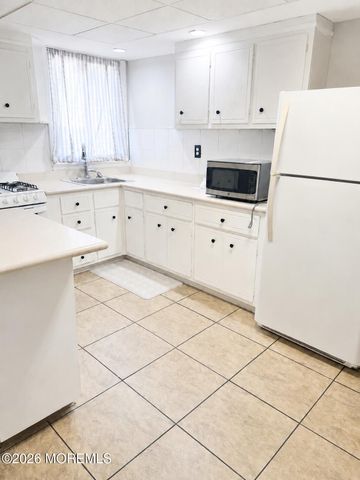 554 Gold Street, Toms River, NJ 08753