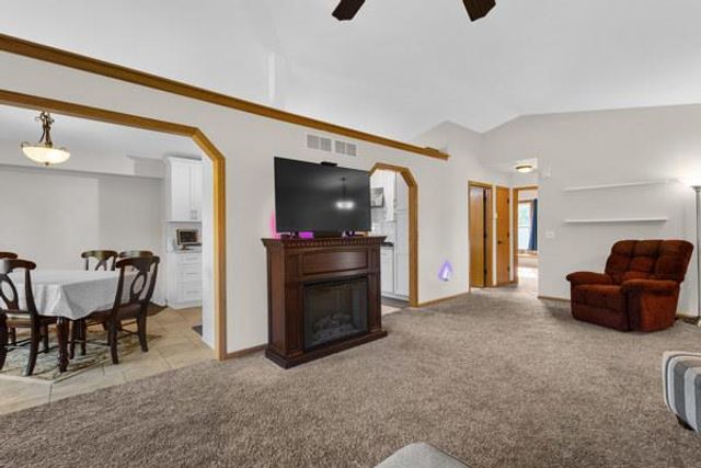 829 Edgemore Drive, Sun Prairie, WI 53590