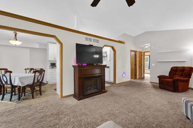 829 Edgemore Drive, Sun Prairie, WI 53590