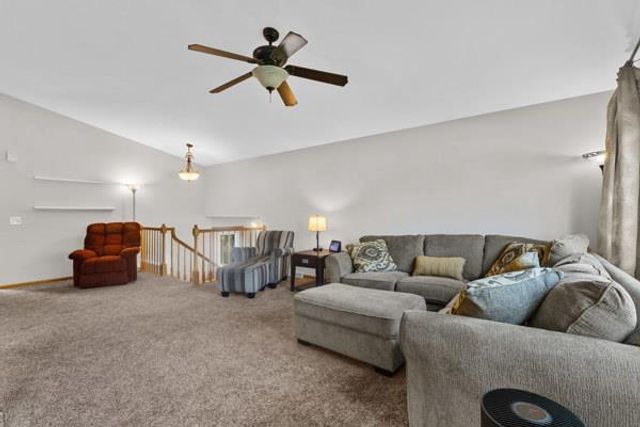 829 Edgemore Drive, Sun Prairie, WI 53590