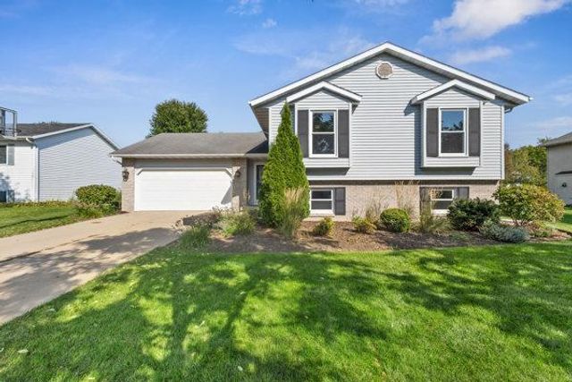 829 Edgemore Drive, Sun Prairie, WI 53590