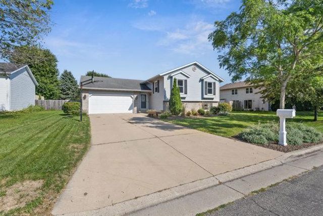 829 Edgemore Drive, Sun Prairie, WI 53590