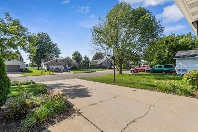 829 Edgemore Drive, Sun Prairie, WI 53590