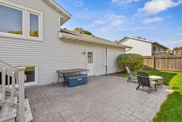 829 Edgemore Drive, Sun Prairie, WI 53590
