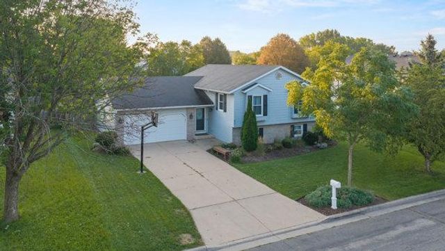 829 Edgemore Drive, Sun Prairie, WI 53590