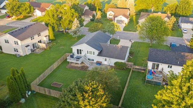 829 Edgemore Drive, Sun Prairie, WI 53590
