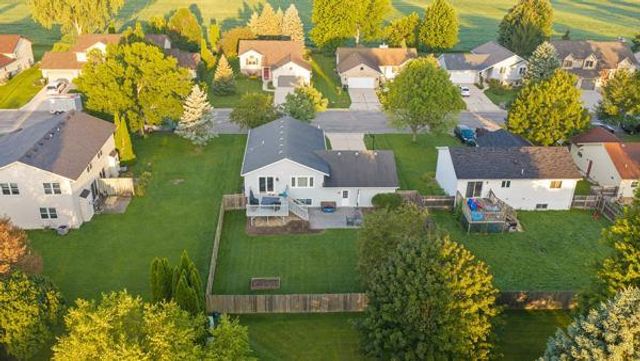 829 Edgemore Drive, Sun Prairie, WI 53590