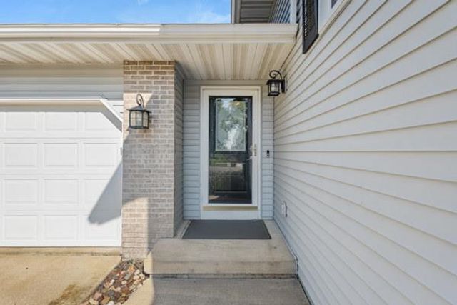 829 Edgemore Drive, Sun Prairie, WI 53590