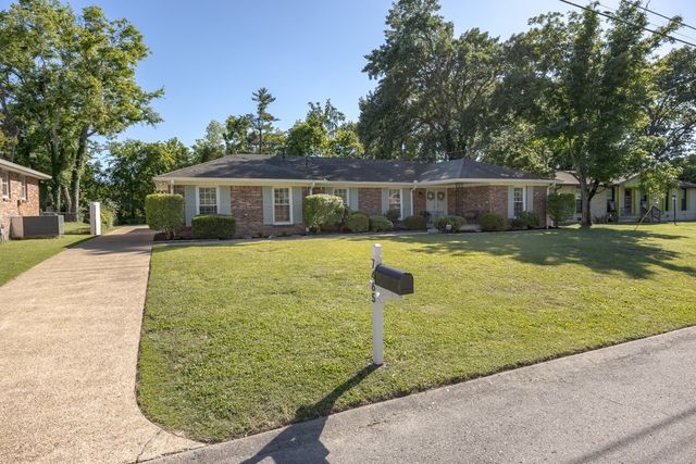 7465 Harrow Dr, Nashville, TN 37221