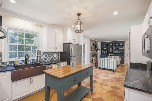 7465 Harrow Dr, Nashville, TN 37221