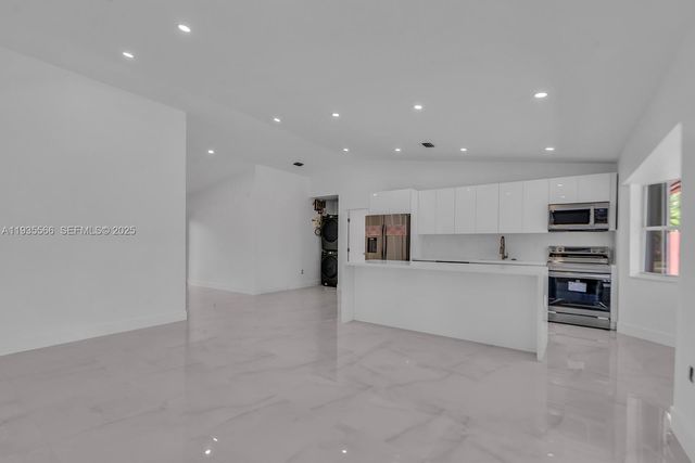 14809 SW 180th St, Miami, FL 33187