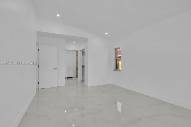 14809 SW 180th St, Miami, FL 33187