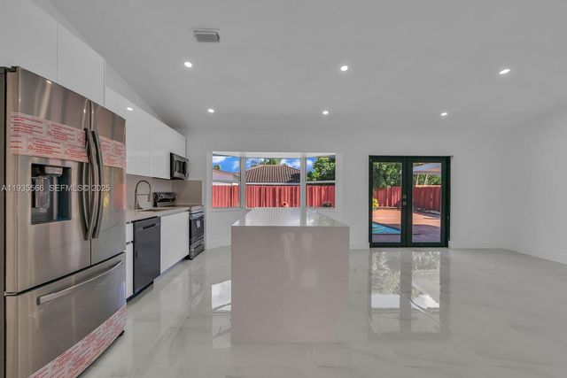 14809 SW 180th St, Miami, FL 33187