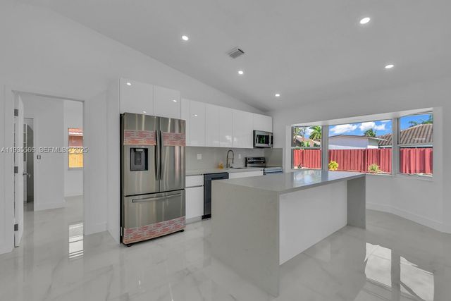 14809 SW 180th St, Miami, FL 33187