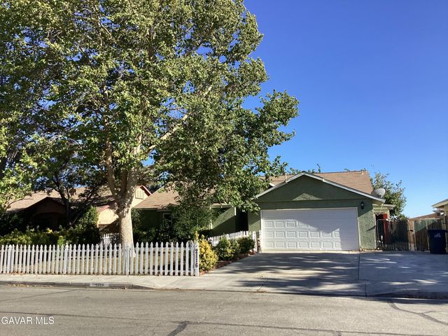 2116 Phlox Avenue, Rosamond, CA 93560