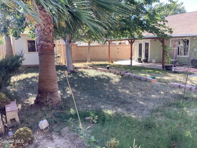 2116 Phlox Avenue, Rosamond, CA 93560