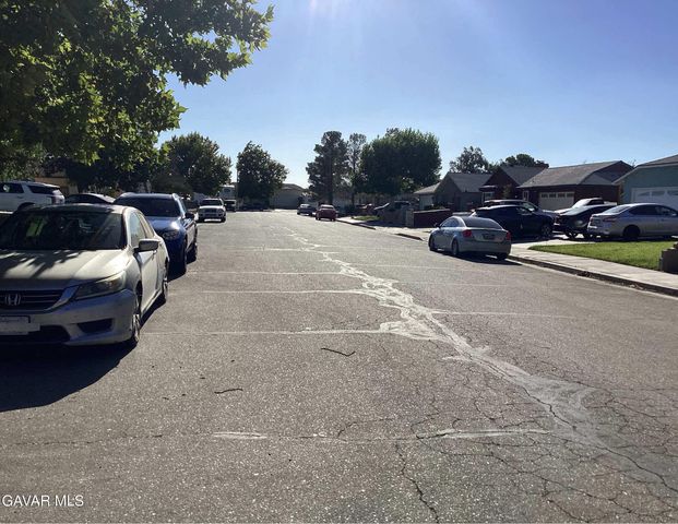 2116 Phlox Avenue, Rosamond, CA 93560