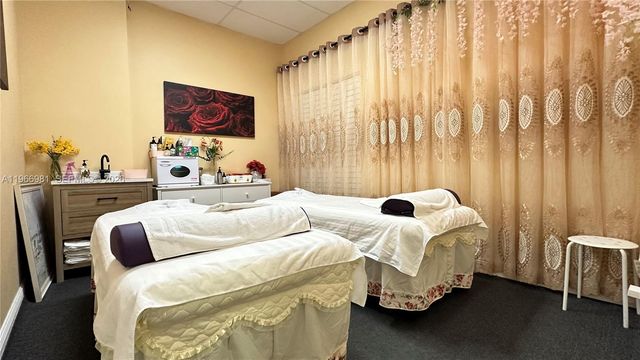 SW 40 St, Miami, FL 33165