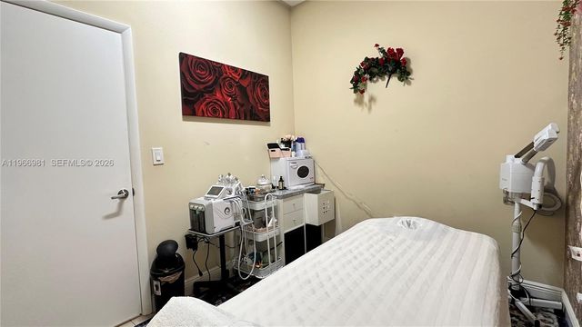 SW 40 St, Miami, FL 33165