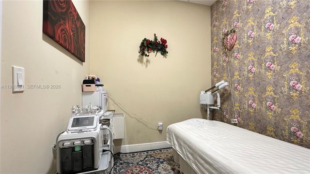 SW 40 St, Miami, FL 33165