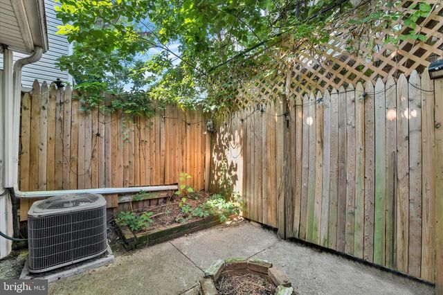 890 N STILLMAN ST, Philadelphia, PA 19130
