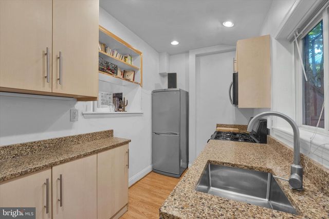 890 N STILLMAN ST, Philadelphia, PA 19130