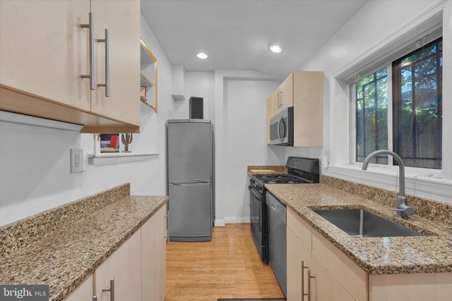 890 N STILLMAN ST, Philadelphia, PA 19130