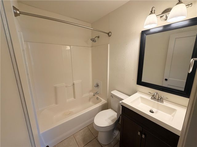 320 S Garrett Street, Siloam Springs, AR 72761