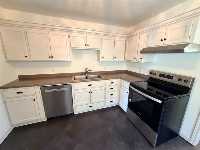 320 S Garrett Street, Siloam Springs, AR 72761