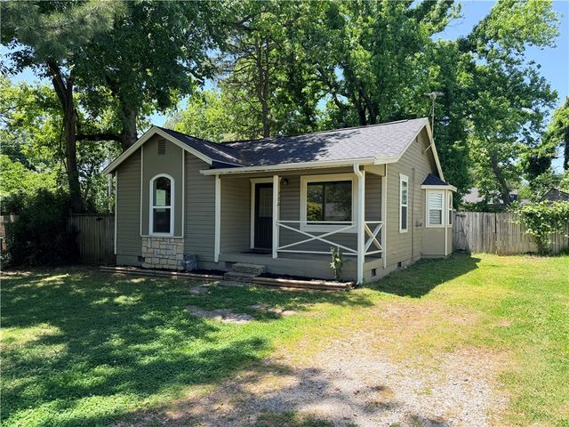 320 S Garrett Street, Siloam Springs, AR 72761