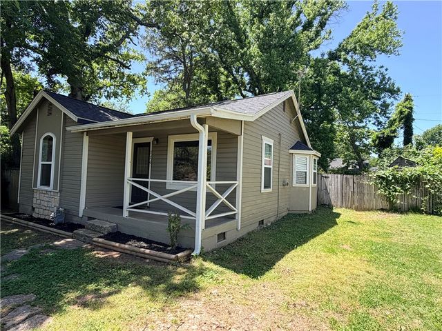 320 S Garrett Street, Siloam Springs, AR 72761