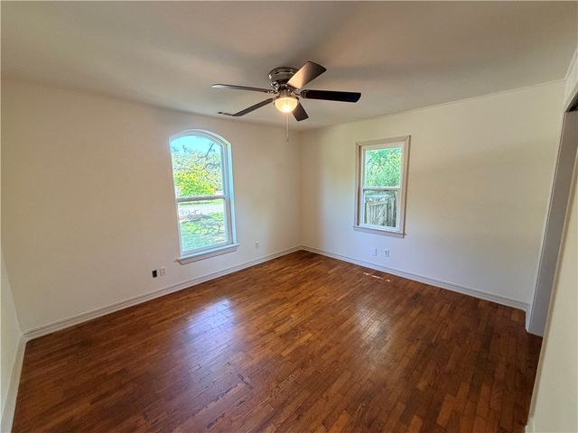 320 S Garrett Street, Siloam Springs, AR 72761