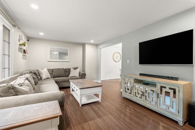 21 Potter Ave 3, Plainville, MA 02762