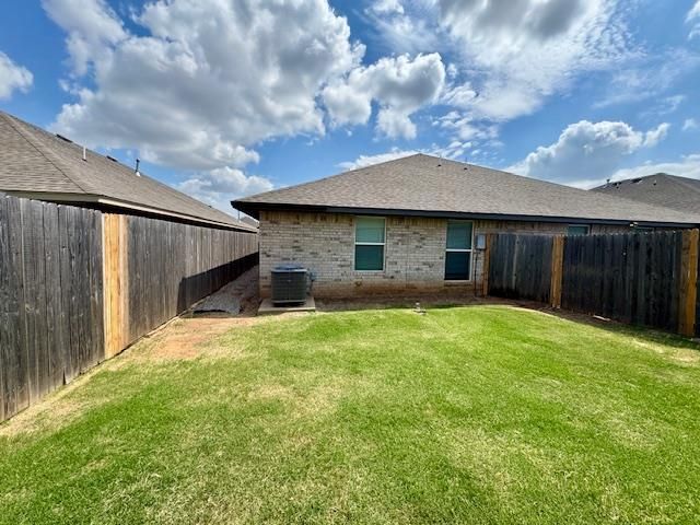 923 Coles Creek, Yukon, OK 73099