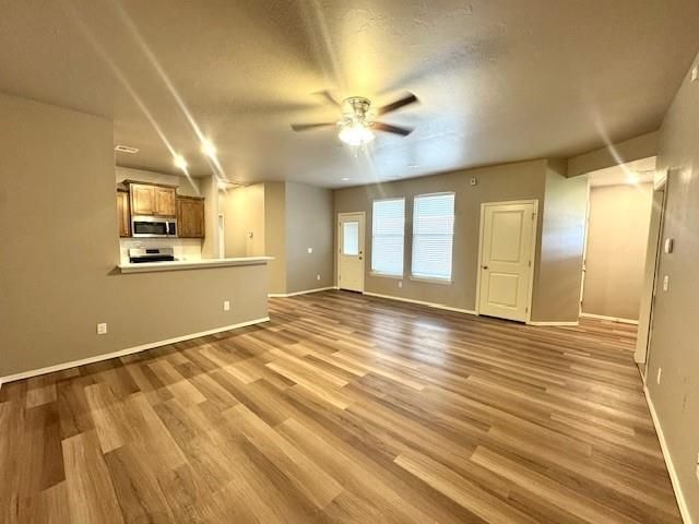 923 Coles Creek, Yukon, OK 73099