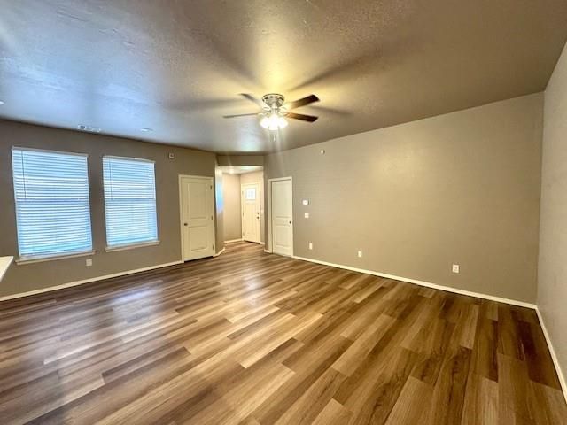 923 Coles Creek, Yukon, OK 73099