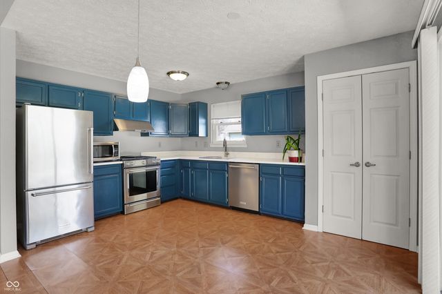 8020 Christiana Way, Indianapolis, IN 46256