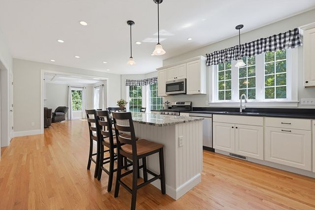 22 Chamberlains Mill Ln, Groton, MA 01450