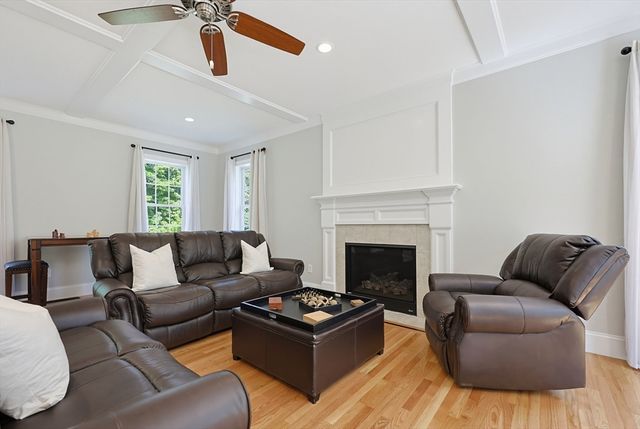 22 Chamberlains Mill Ln, Groton, MA 01450
